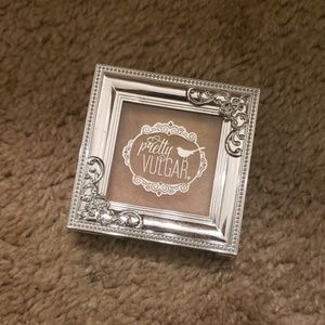 🍾3/$18 Pretty Vulgar Shimmering Swan Highlighter